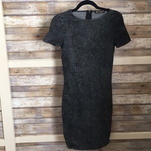 Small grey denouncing dress with zip up back!